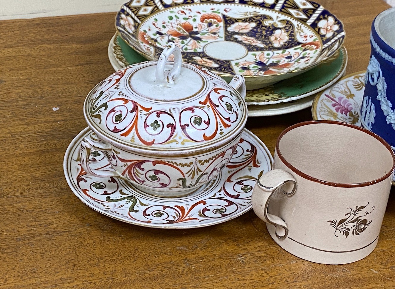 An early 19th century soup bowl, cover and stand, and other ceramics (8)